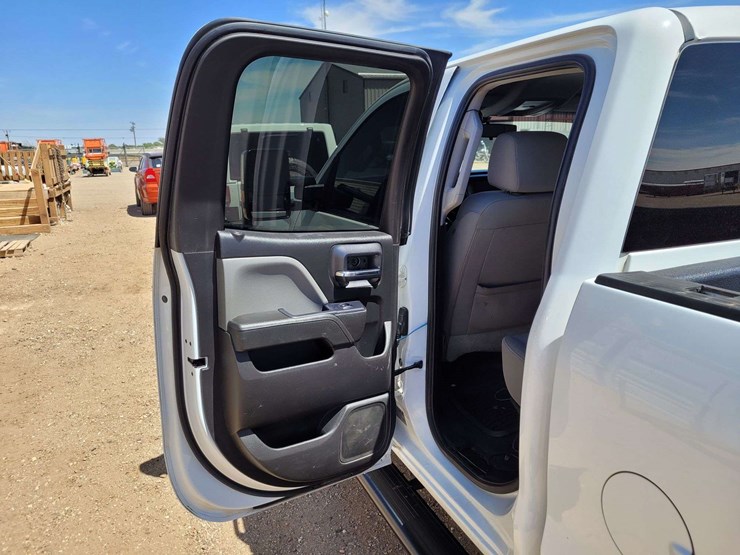 2016-chevrolet-silverado-2500-image-12