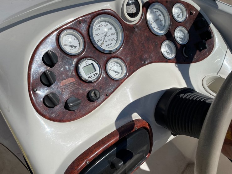 #1572-•-2005-tahoe-204-boat-(has-wi-title)-image-33