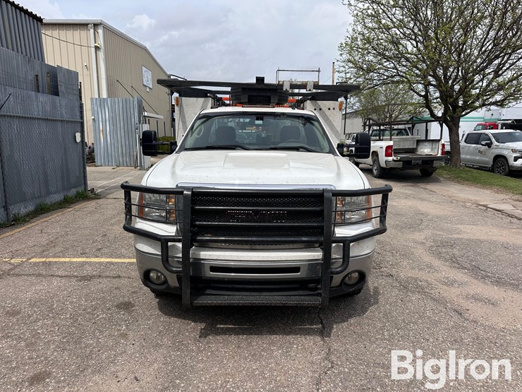 2008-gmc-sierra-3500-image-2