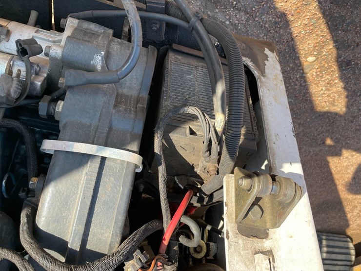 2005-bobcat-t300-image-34