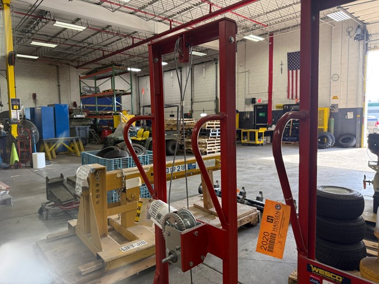 #2020-•-(2)-wesco-industrial-products-winch-operated-pedalifts-image-7