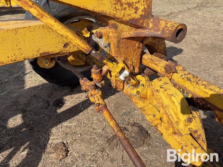 caterpillar-12-image-13