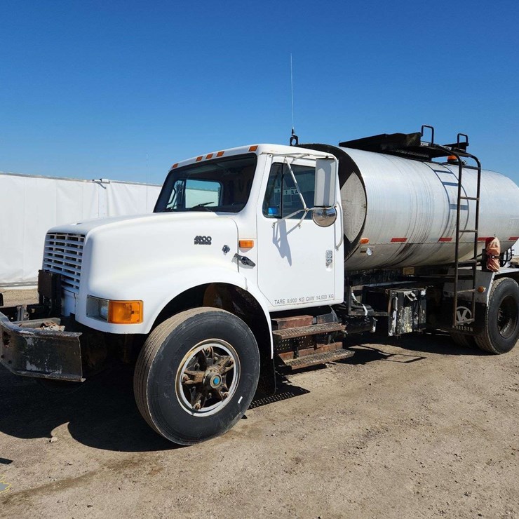 1996 INTERNATIONAL 4900