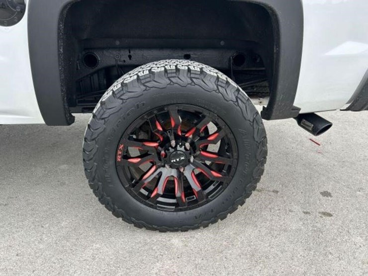 2018-chevrolet-silverado-1500-ltz-image-107