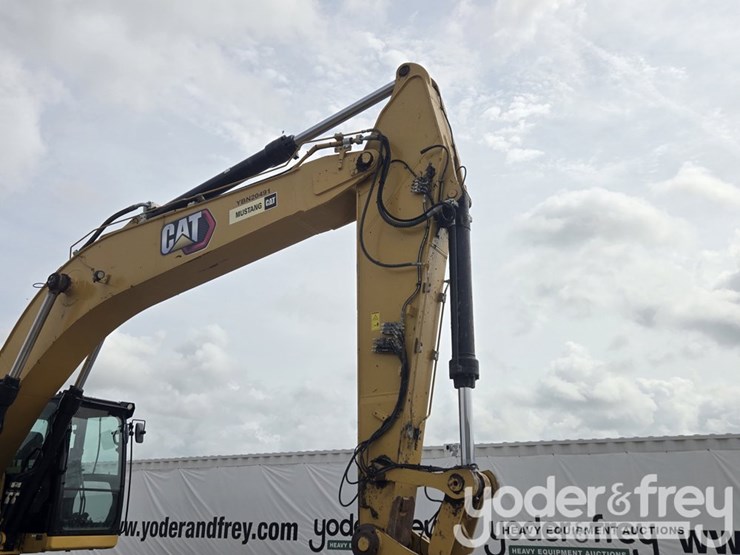 2021-caterpillar-336-image-33