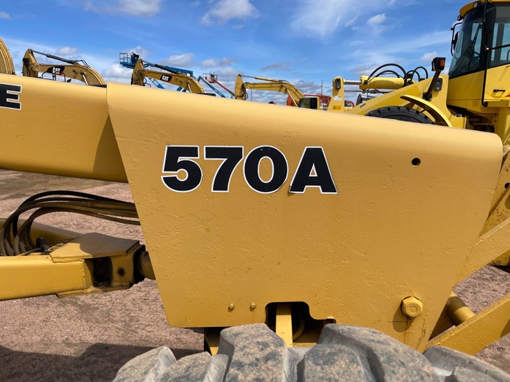 deere-570a-image-10