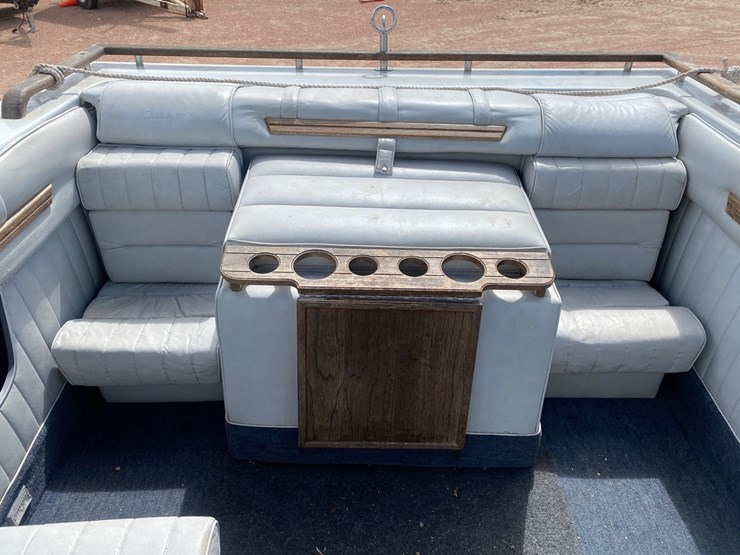 #1566-•-1986-celebrity-v190-19'-boat-(has-wi-title)-image-27