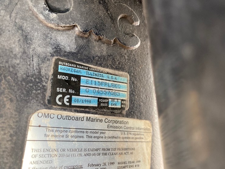 #1575-•-28'6"-pontoon-barge-with-crane-(no-title)-image-42