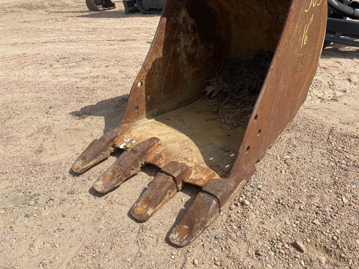 caterpillar-305-image-11