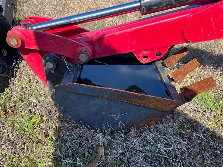 2024-mahindra-1626b-backhoe-loader-attachment-image-14