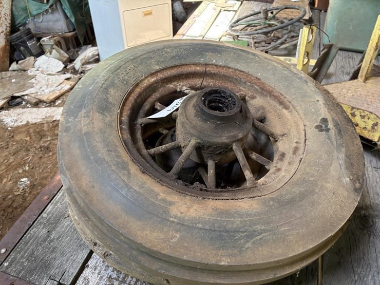 pair-of-john-deere-spoked-wheels-image-2