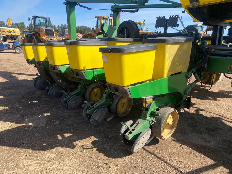 john-deere-7200-image-51