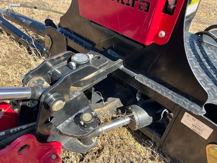 2024-mahindra-1626b-backhoe-loader-attachment-image-10