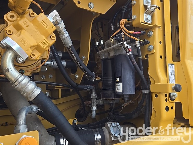 2021-caterpillar-336-image-52