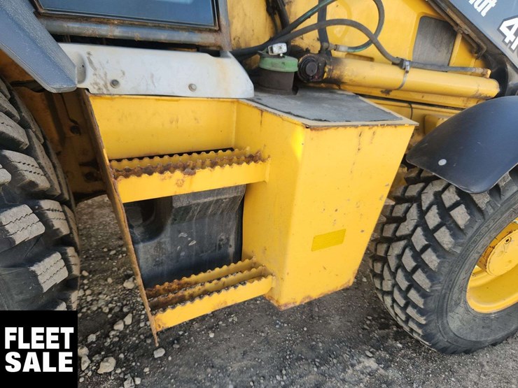 2016-deere-410l-image-37