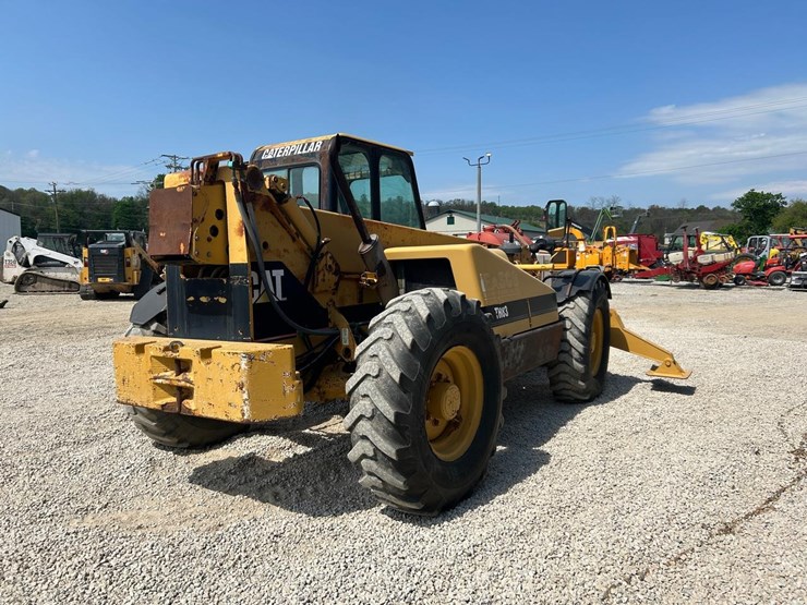 caterpillar-th83-image-4