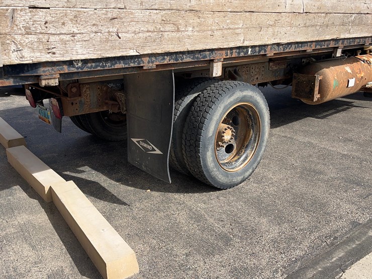 2002-gmc-4500-truck-image-28