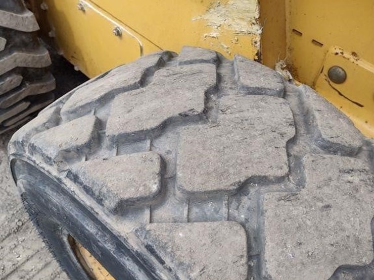 deere-328-image-11