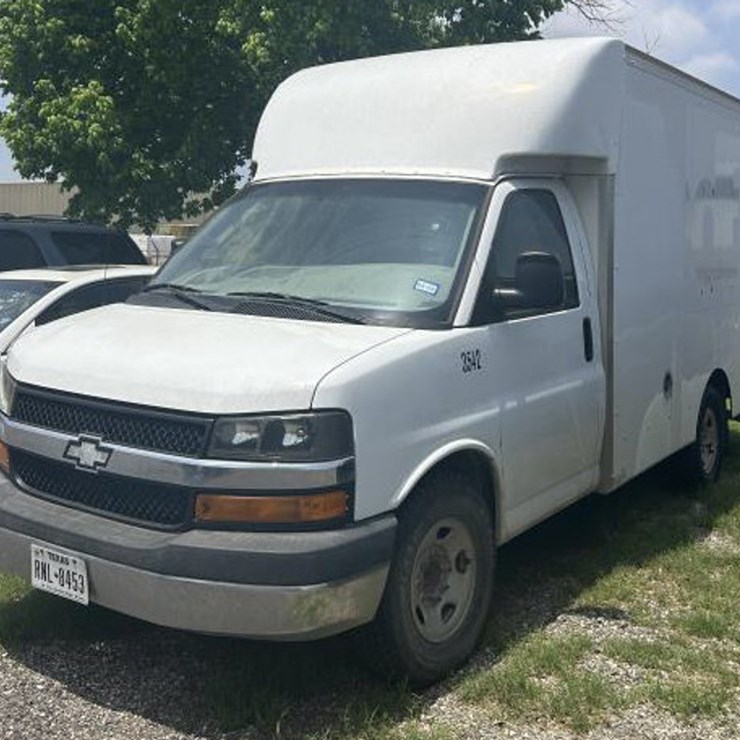 #4 • 2017 Chevrolet Express Box Truck
