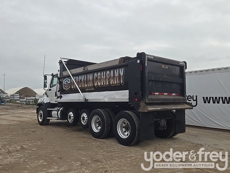 2019-freightliner-108sd-image-3