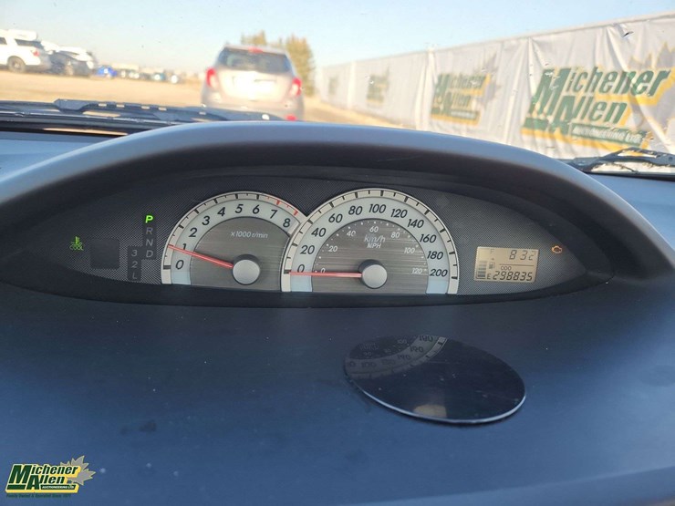 non-operable-2008-toyota-yaris-sport-4dr-sedan-4a-image-9