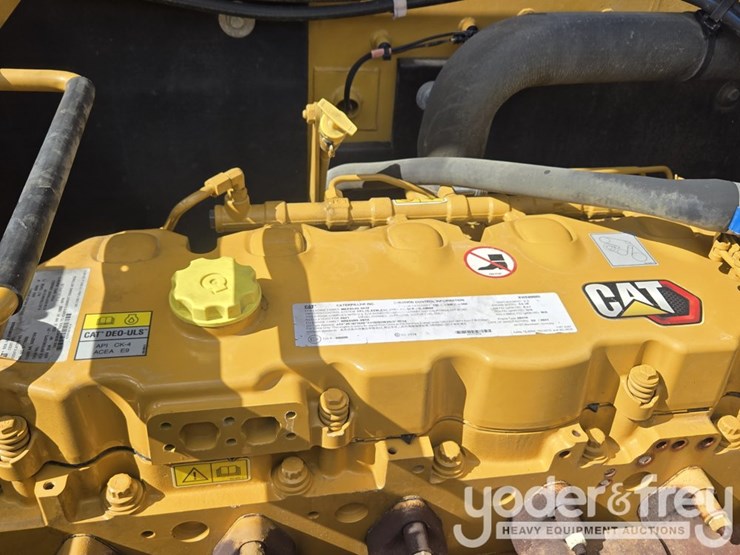 2021-caterpillar-336-image-80
