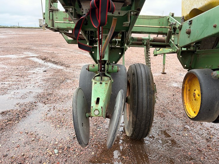 john-deere-7000-image-9