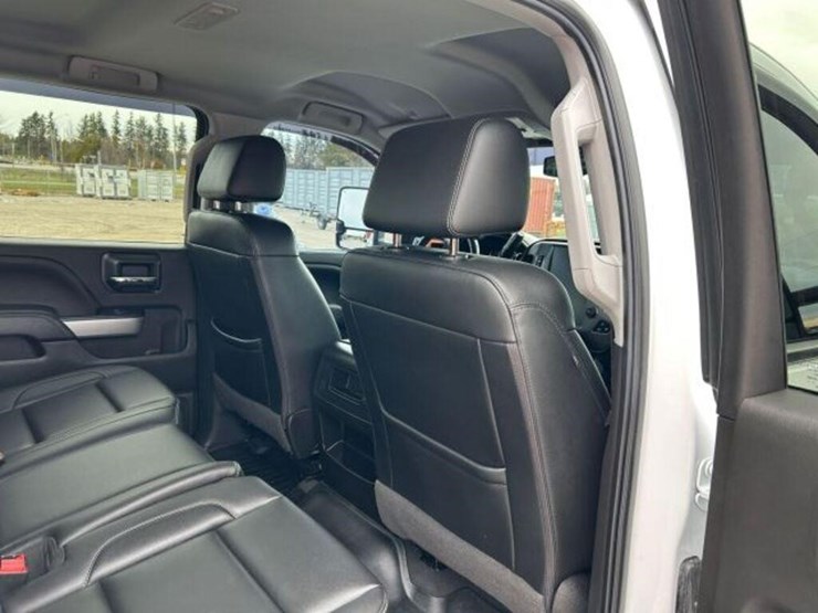 2018-chevrolet-silverado-1500-ltz-image-40