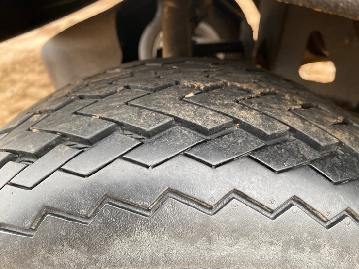 #1579-•-club-car-electric-golf-cart-with-charger-image-13