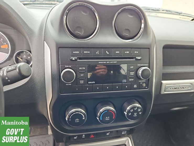 2014-jeep-compass-image-27
