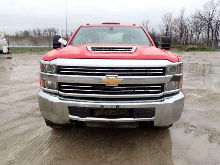 2016-chevrolet-2500hd-image-2