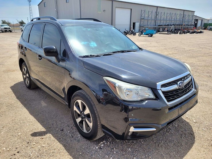 2018-subaru-forester-2.5i-premium-suv-4d-image-2