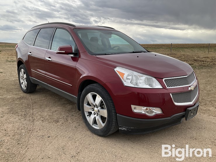2011-chevrolet-traverse-ltz-image-3
