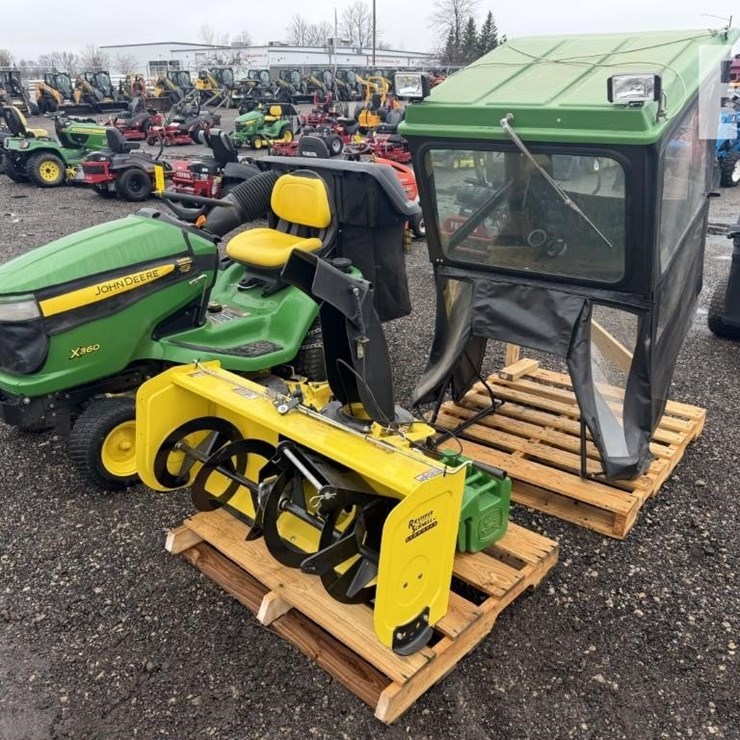 2011 JOHN DEERE X360
