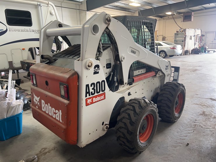 2009-bobcat-a300-image-4