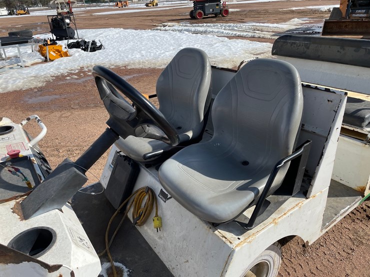 #1559-•-2017-taylor-dunn-electric-yard-cart-image-9