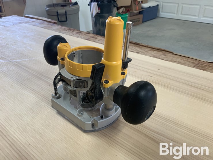 dewalt-dnp612-plunge-base-image-5