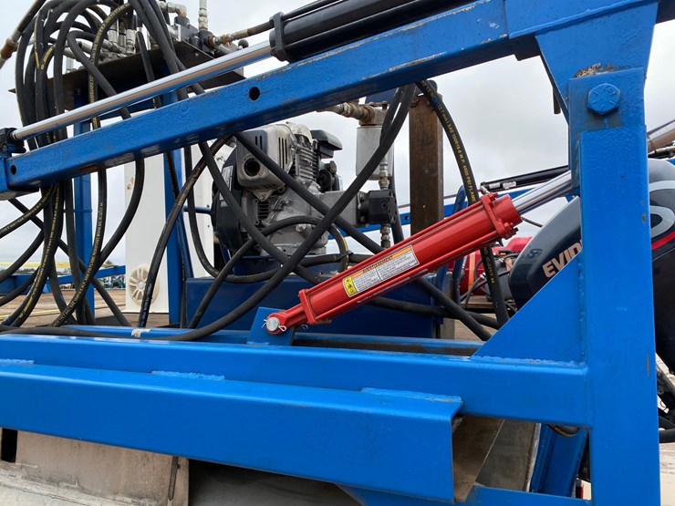 #1575-•-28'6"-pontoon-barge-with-crane-(no-title)-image-35