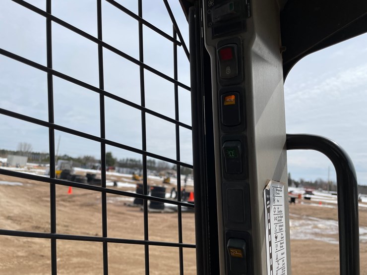 2012-case-tv380-image-41