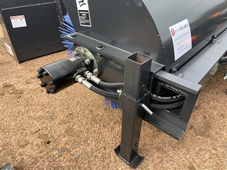 #4133-•-jct-72"-hydraulic-sweeper-angle-broom-image-9