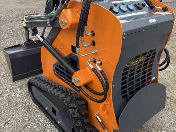 #70-•-mini-skid-steer-loader---lhr-me380x2---gas-image-4