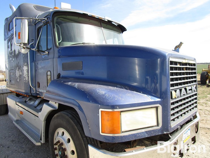 2001-mack-ch613-image-20