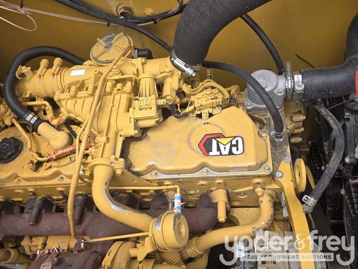2019-caterpillar-330-image-45