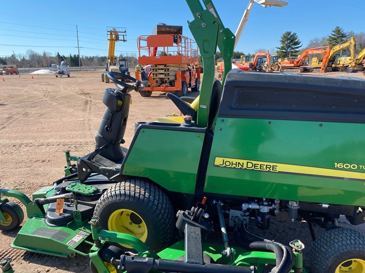 2014-john-deere-1600t-image-21