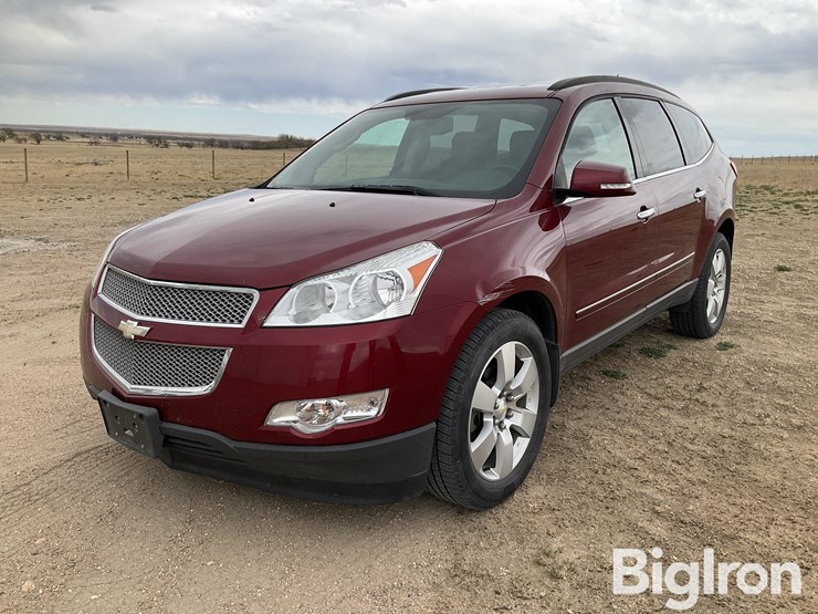 2011-chevrolet-traverse-ltz-image-1