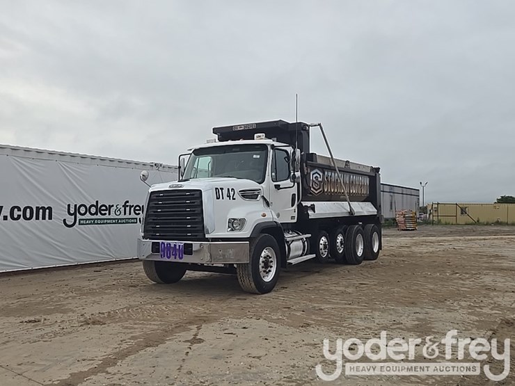 2019-freightliner-108sd-image-1