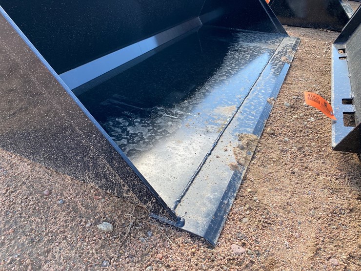 #4053-•-swict-72"-skid-steer-bucket-image-7