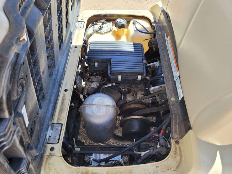 yamaha-4-seat/convertible-flatbed-golf-cart-image-9