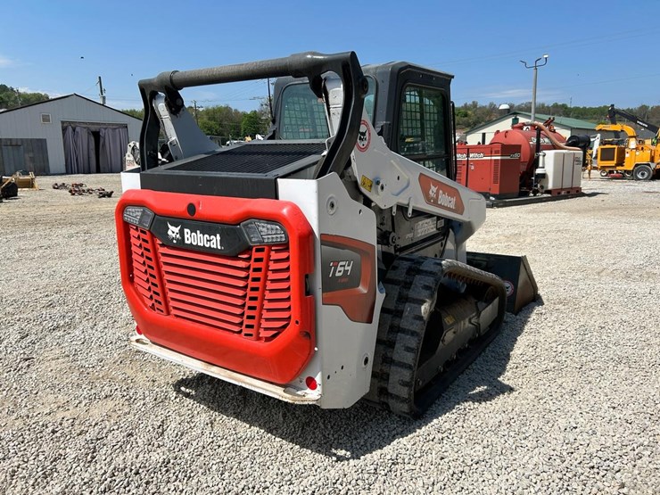 2023-bobcat-t64-image-4