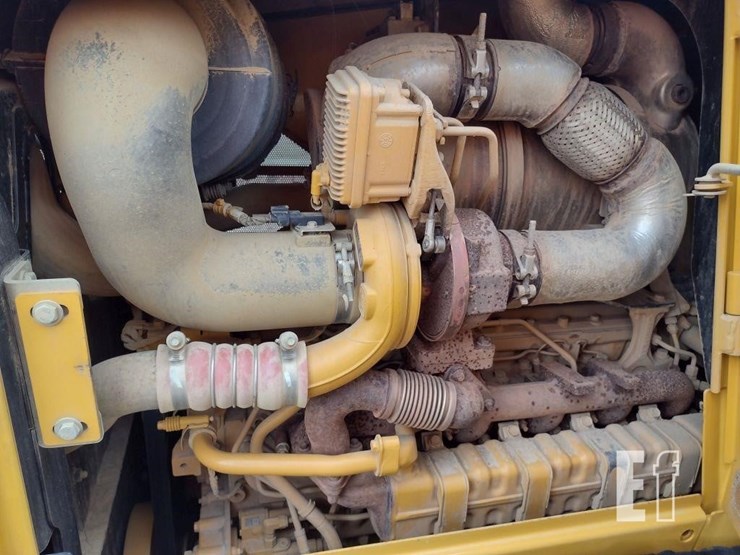 2013-deere-700k-lgp-image-46